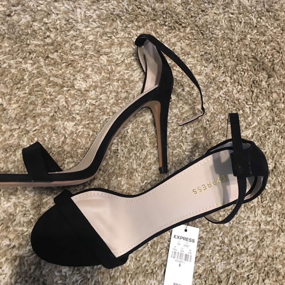 Express heels back, size 8